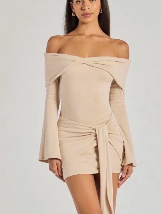 Windsor Dresses & Skirts - Bodycon tie dress

Flirty Twist Off-The-Shoulder Soft Knit Mini Dress